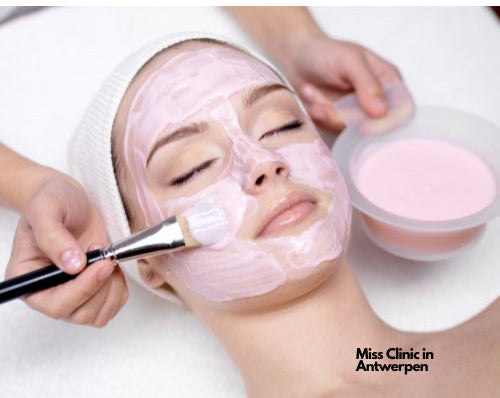 Professioneel Aquafacial (Only Women)